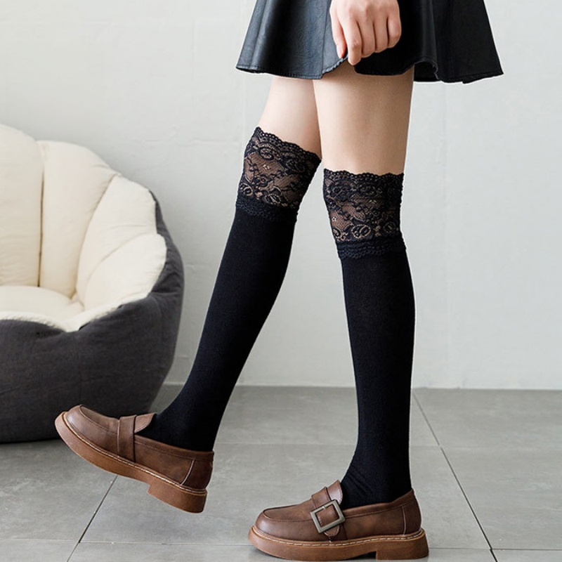 Boot Sock Slouchy - Wiosenno-jesienne białe koronkowe skarpetki do połowy